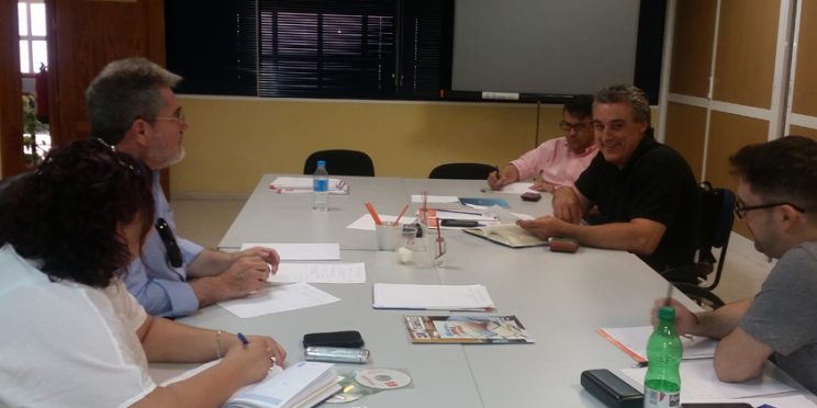 fotografía participantes durante la mesa sobre empleo