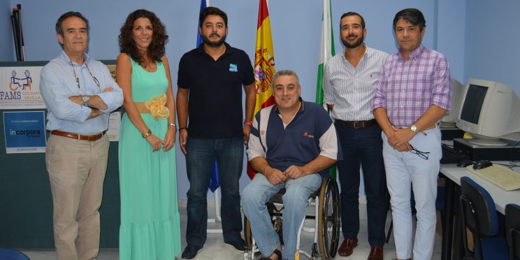 Fotografía directivos Fundación TIXE y directivos FAMS COCEMFE Sevilla