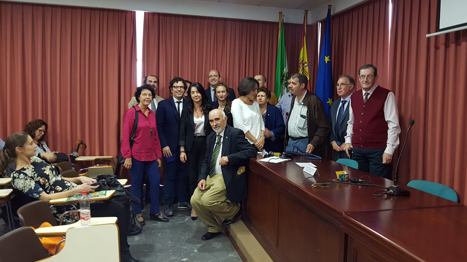 Fotografía asistentes a la Jornada de EAS en el Colegio de Médicos