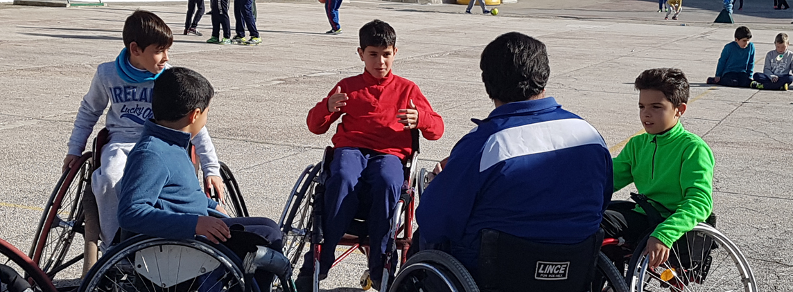 fotografía de la jornada con alumnos de Los Corrales