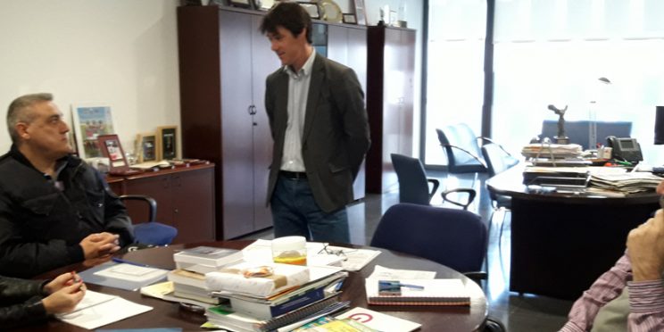 fotografía de representantes del IMD y FAMS-COCEMFE Sevilla reunidos
