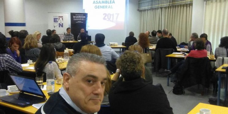 fotografía presidente de FAMS-COCEMFE Sevilla en la asamblea de EAPN-A