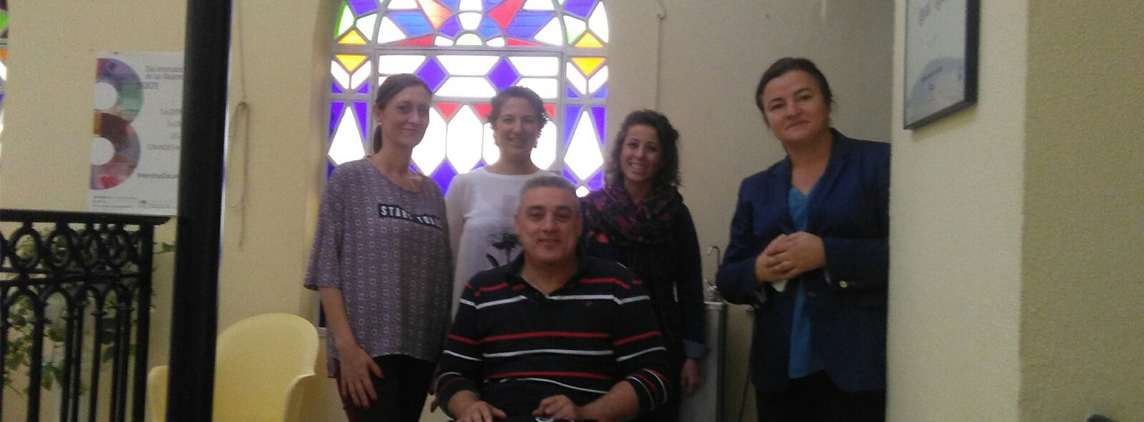 fotografía asistentes a la reunión técnica en el Instituto Andaluz de la Mujer (IAM)