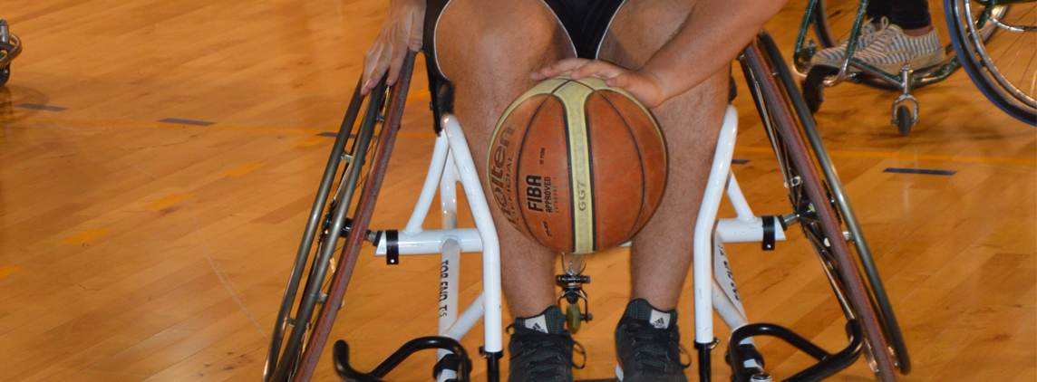 Fotografía sesión deportiva del curso de verano de la US