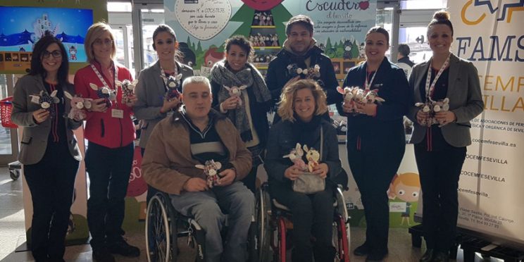 fotografía asistentes al acto de presentación del burrito Escudero en Carrefour
