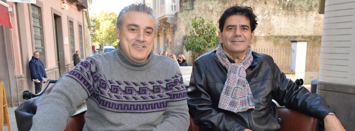 fotografía Juan José Lara, presidente FAMS COCEMFE Sevilla y el director general de Personas con Discapacidad de la Junta de Andalucía, Gonzalo Rivas, durante el paseo en coche de caballos