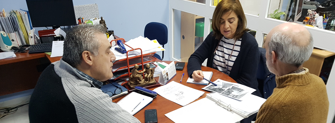 fotografía participantes reunión Oficina de Accesibilidad del Ayuntamiento de Sevilla con FAMS COCEMFE