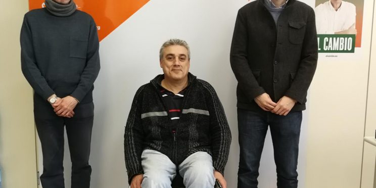 fotografía participantes de la reunión entre Reunión entre Ciudadanos Sevilla y FAMS-COCEMFE