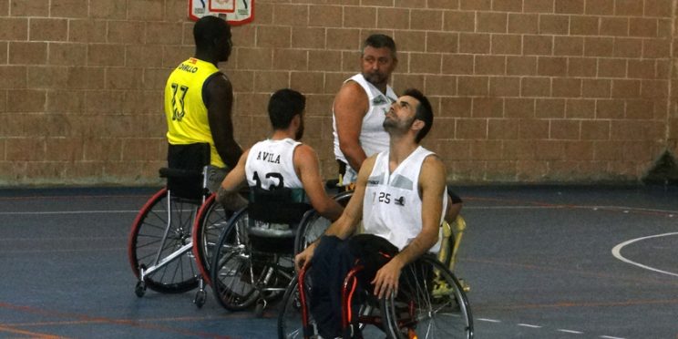 fotografía jugadores en la previa del partido Ilunion vs BSR Vistazul