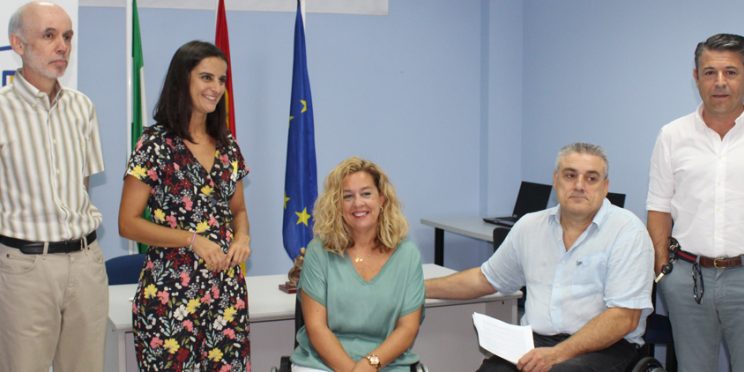 fotografía asistentes Reunión secretaria de Servicios Sociales, Dependencia y Discapacidad del PSOE-A