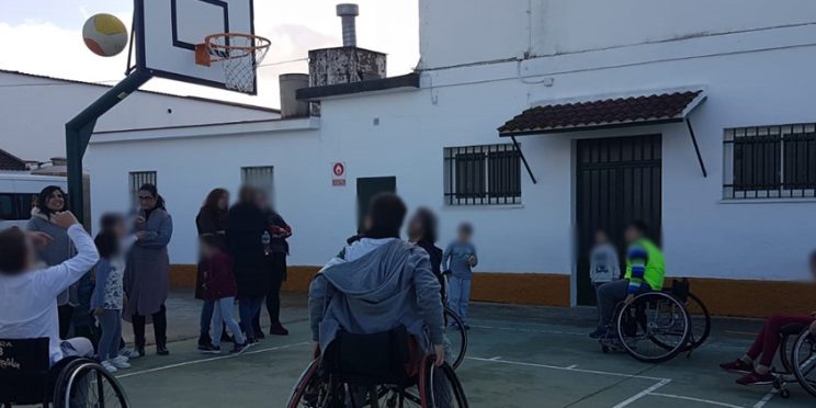 fotografía centro escolar Paterna del Campo (Huelva)