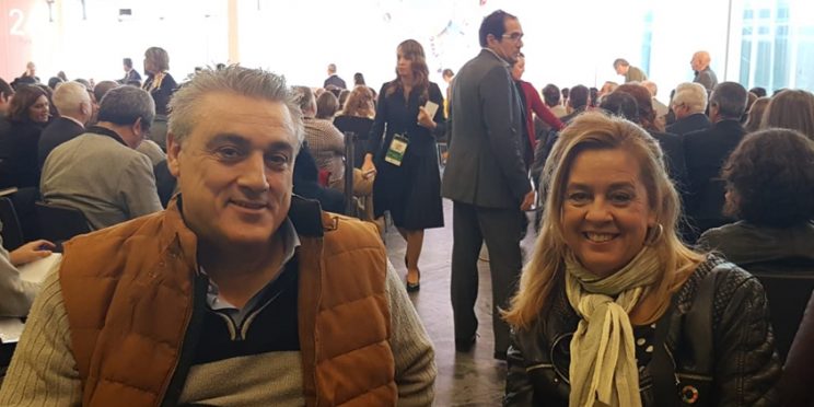 fotografía Juan José Lara y Nieves Márquez asistentes al II Foro Global de Gobiernos Locales