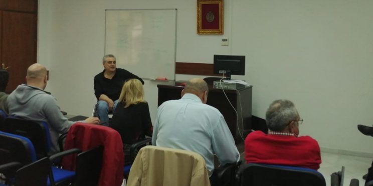 fotografía asistentes al taller sobre seguridad vial a conductores