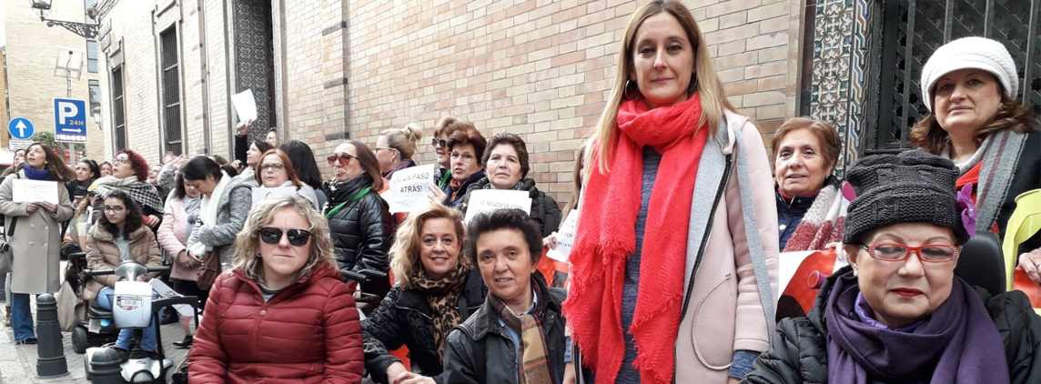 fotografía asistentes a la manifestación de mujeres