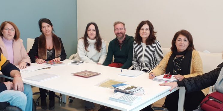 Fotografía asistentes a la reunión con el Centro de Valoración y Orientación de Sevilla