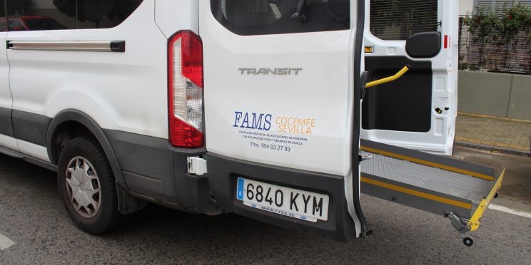 Fotografía Transporte Adaptado COCEMFE Sevilla