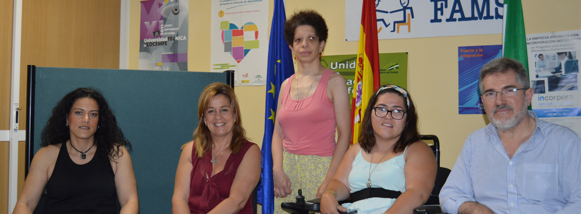 fotografía participantes de la mesa sobre mujer