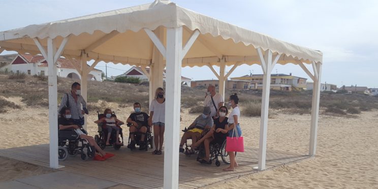 Fotografía personas con discapacidad en actividad de ocio