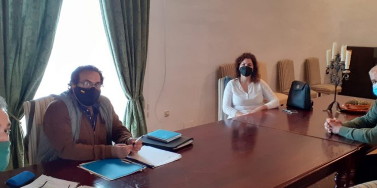 fotografía reunión Ayuntamiento de Olivares