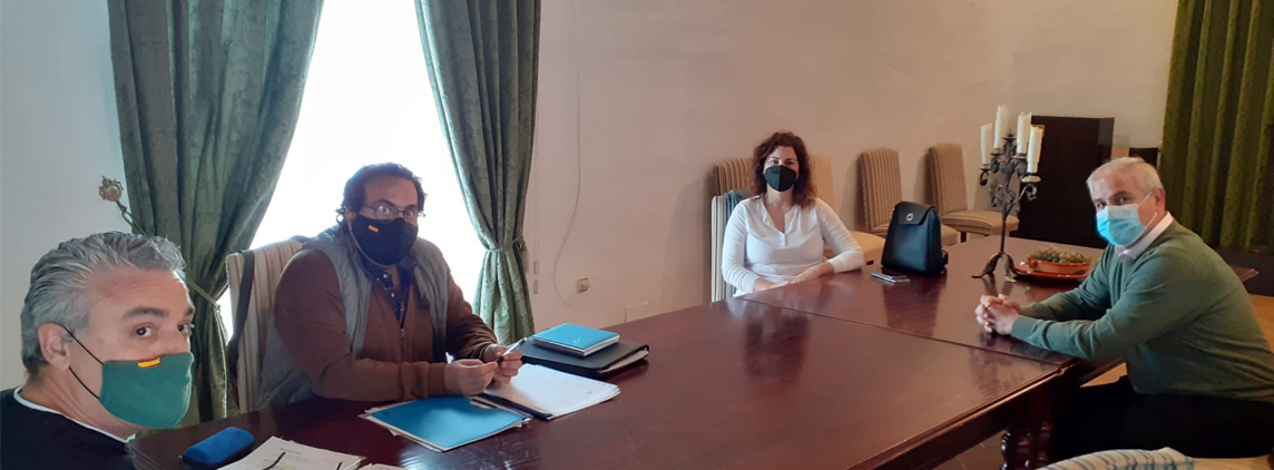 fotografía reunión Ayuntamiento de Olivares