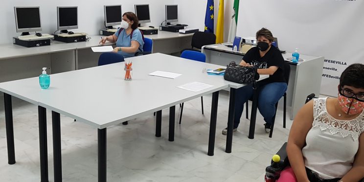 Fotografía participantes en el Taller de competencias transversales para el empleo