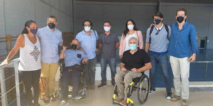 Fotografía grupo visita instalaciones CEU