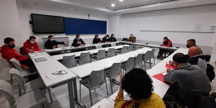 Fotogracía reunión CEU proyecto Protagonistas