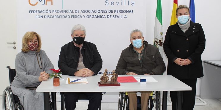 Fotografía firma convenio ayuntamiento Santiponce