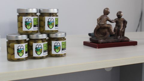 Fotografía productos IGP aceituna colaborador de la Asamblea General Extraordinaria. Enero 2022