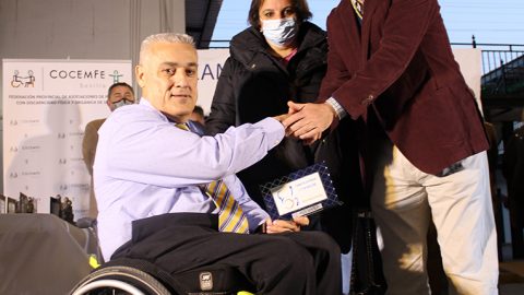 Fotografía Entrega reconocimiento La acogida de las Hermandades 1