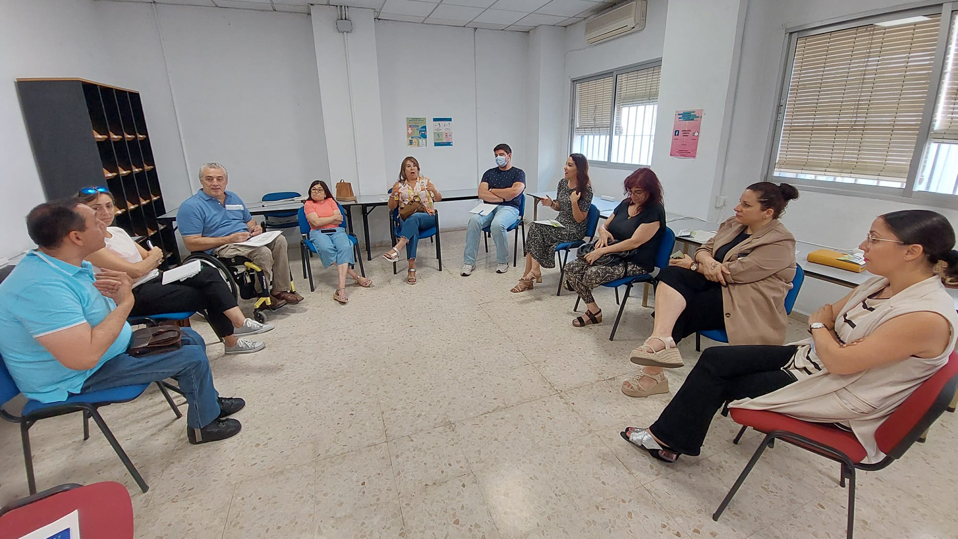 Fotografía de los participantes de la reunión de Entidades Sociales y el Ayuntamiento de Utrera