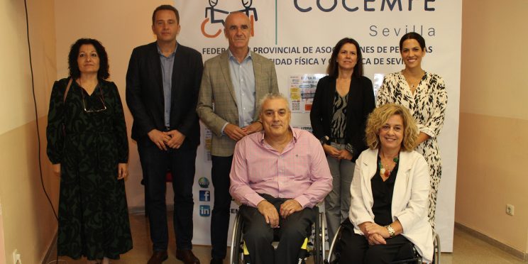 Fotografía I Feria de empleo COCEMFE Sevilla