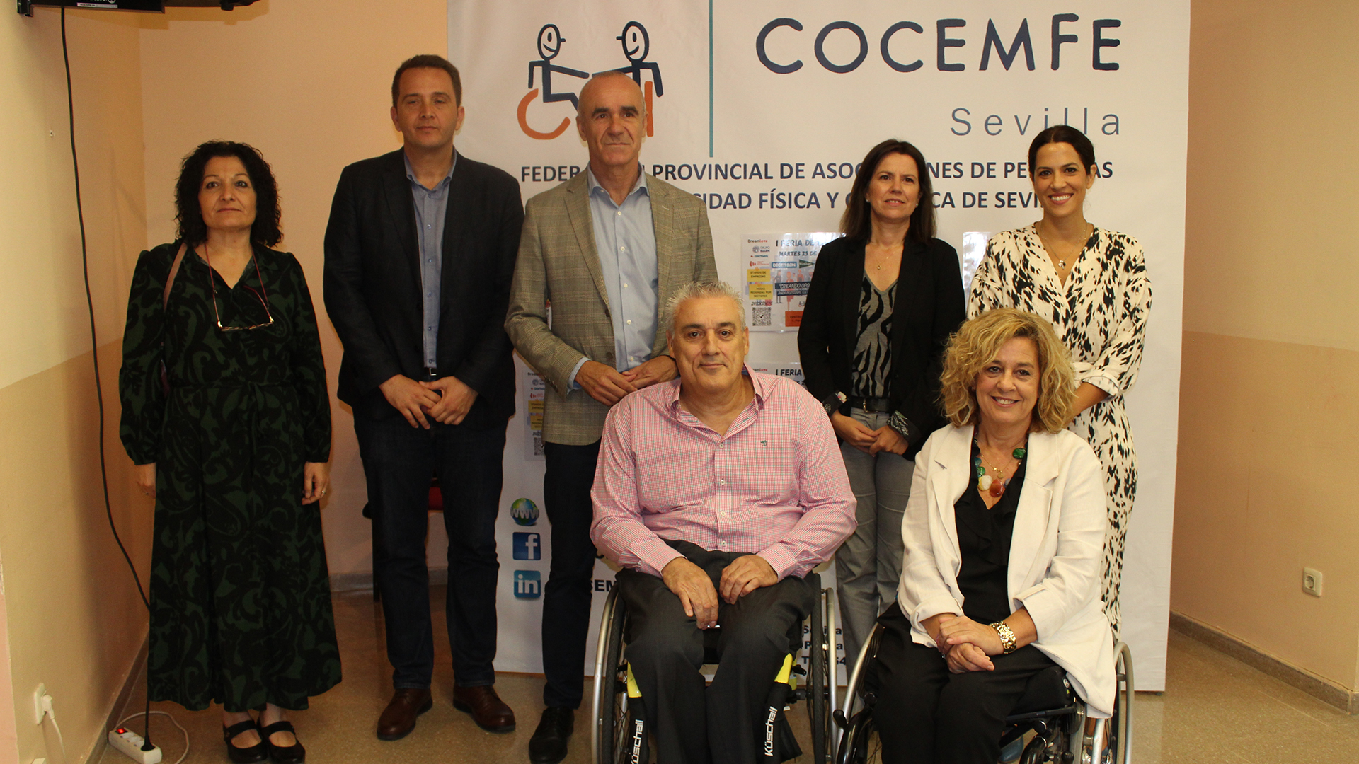 Fotografía I Feria de empleo COCEMFE Sevilla