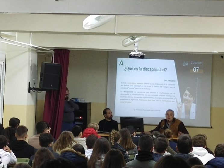 Fotografía jornada sensibilización en el IES San Fulgencio de Écija