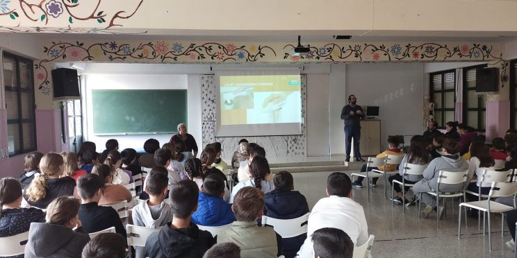 Fotografía jornada sensibilización en el CEIP Ciudad del Sol de Écija
