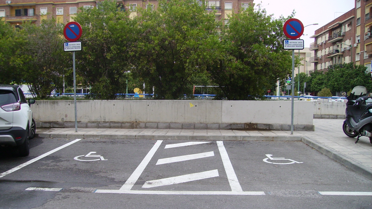 Fotografía Plazas Movilidad Reducida