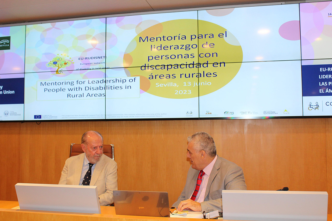 Fotografía Presidente Diputación y Presidente COCEMFE-Sevilla Mentoría para el liderazgo EU-RUDISNET