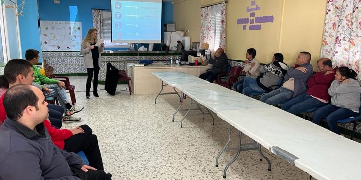 Fotografía participantes Taller de estimulación cognitiva