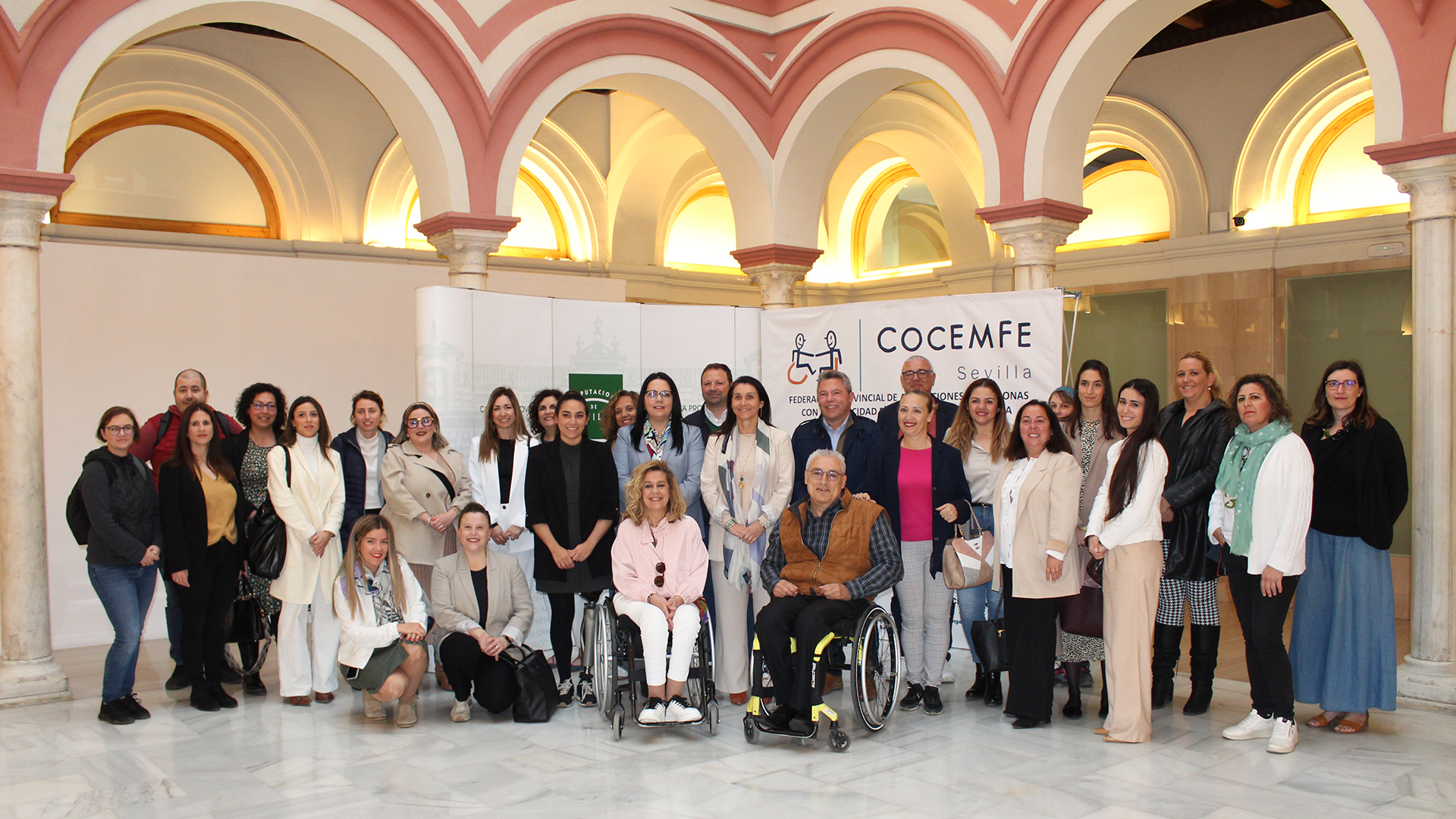 Fotografía acto europeo con la Diputación para el programa Rural In Life