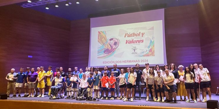 Fotografía asistentes gala programa didáctico deportivo ‘Fútbol y Valores’