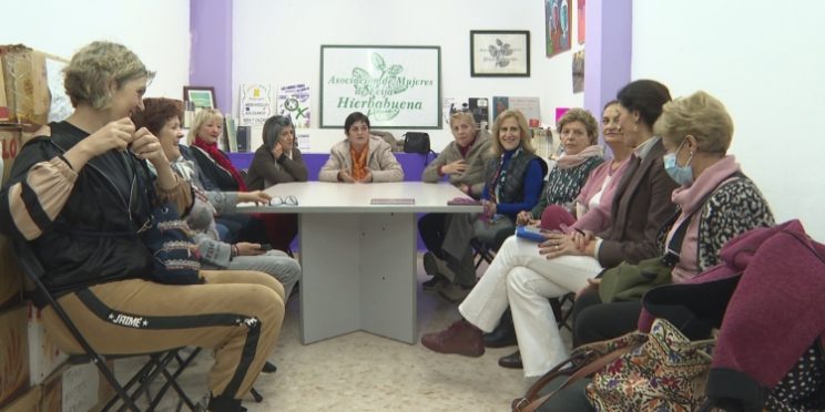 Fotografía visita a la Fráter y a Hierbabuena para conocer sus proyectos Ayuntamiento de Écija