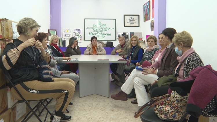 Fotografía visita a la Fráter y a Hierbabuena para conocer sus proyectos Ayuntamiento de Écija