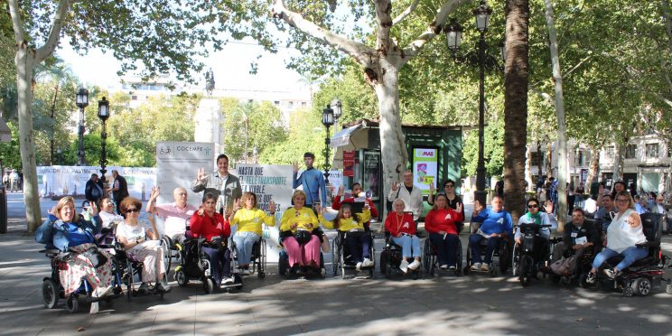 Fotografía manifestación Campaña Teletransporte contra la discriminación 2024