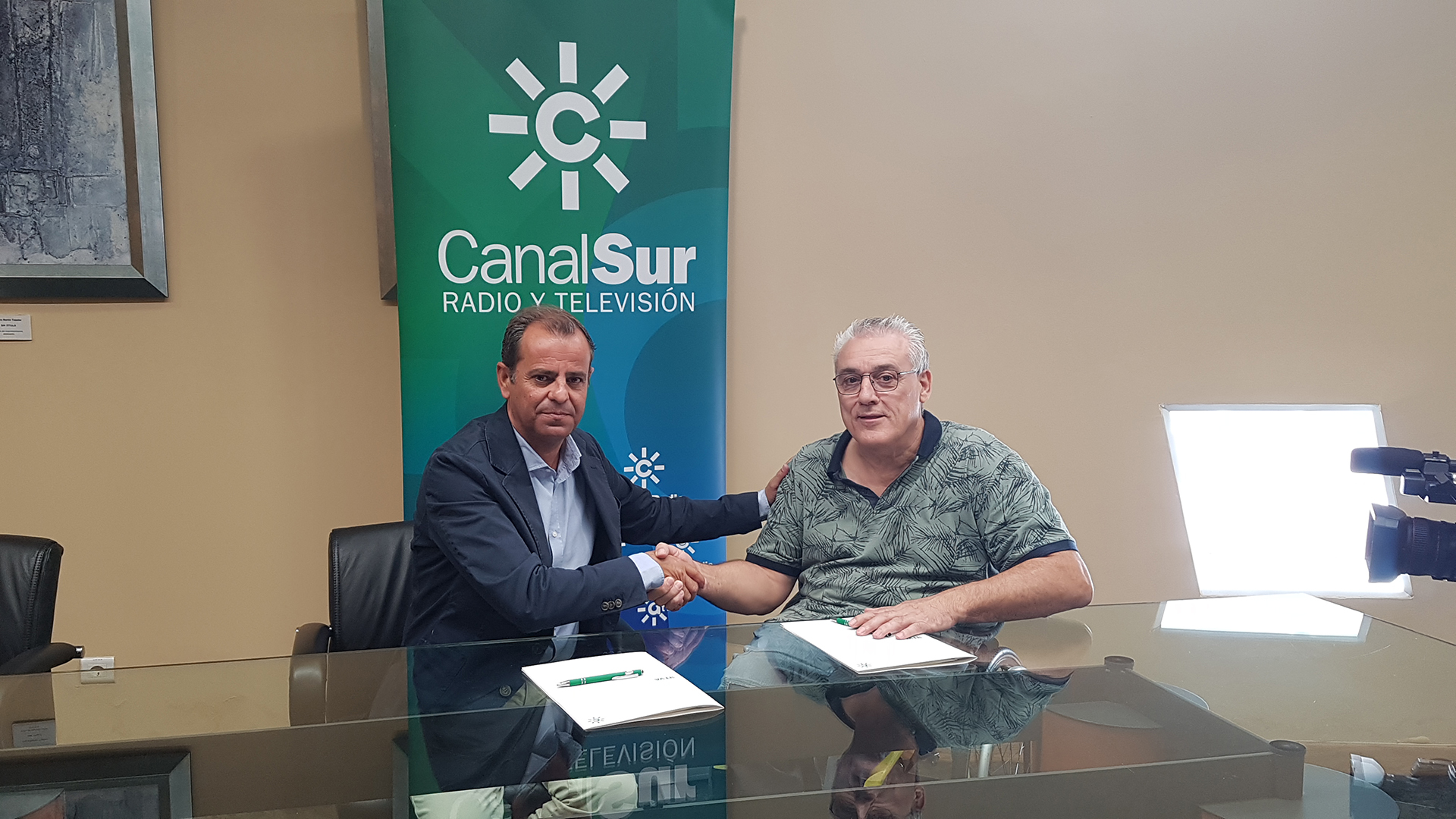 Fotografía firma convenio CanalSur