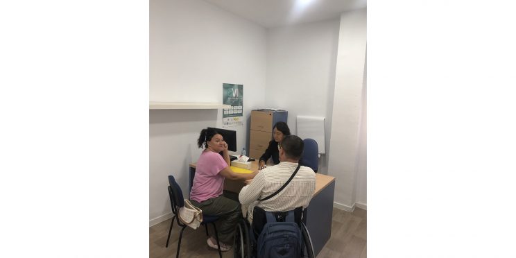 Fotografía Atención usuarios de la OVI_2024