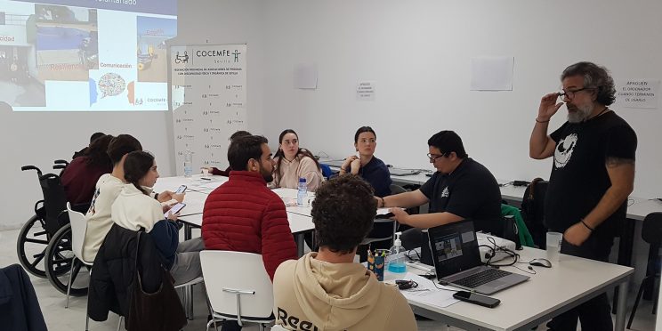 Fotografía formación presencial en materia de voluntariado para la atención al colectivo con discapacidad 2025