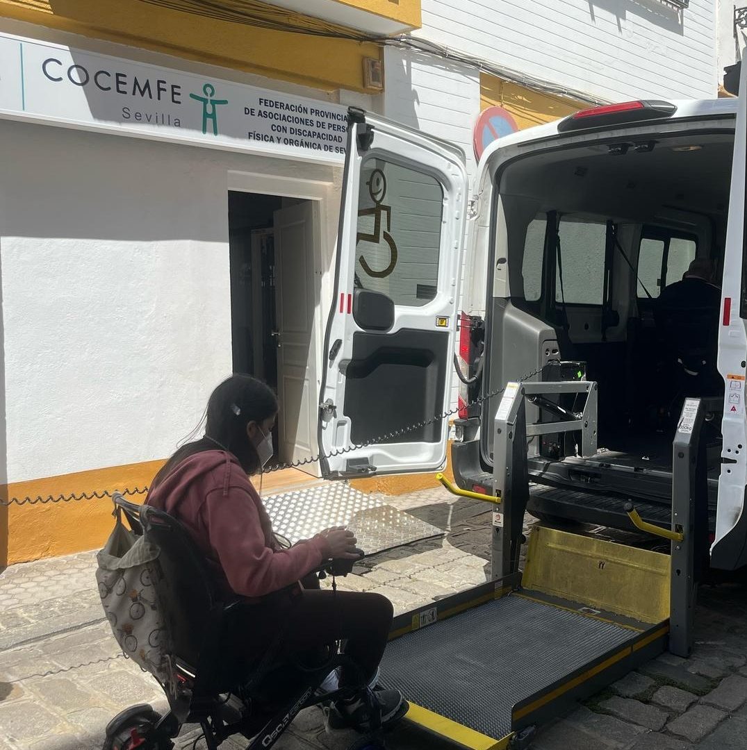Fotografía usuaria transporte adaptado