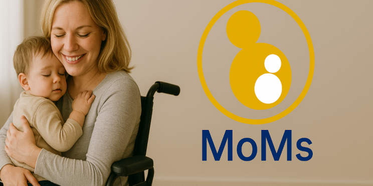 Imagen generada con IA Mamá en silla de ruedas con bebé en el regazo programa europeo MoMs