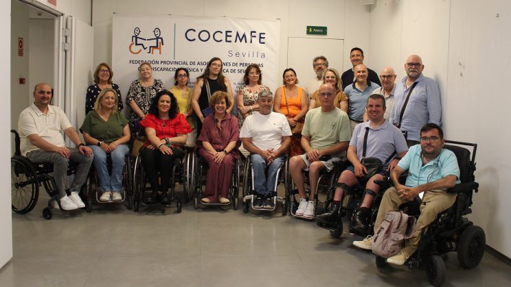 Fotografía representantes asociaciones XL Asamblea General Ordinaria COCEMFE Sevilla 7