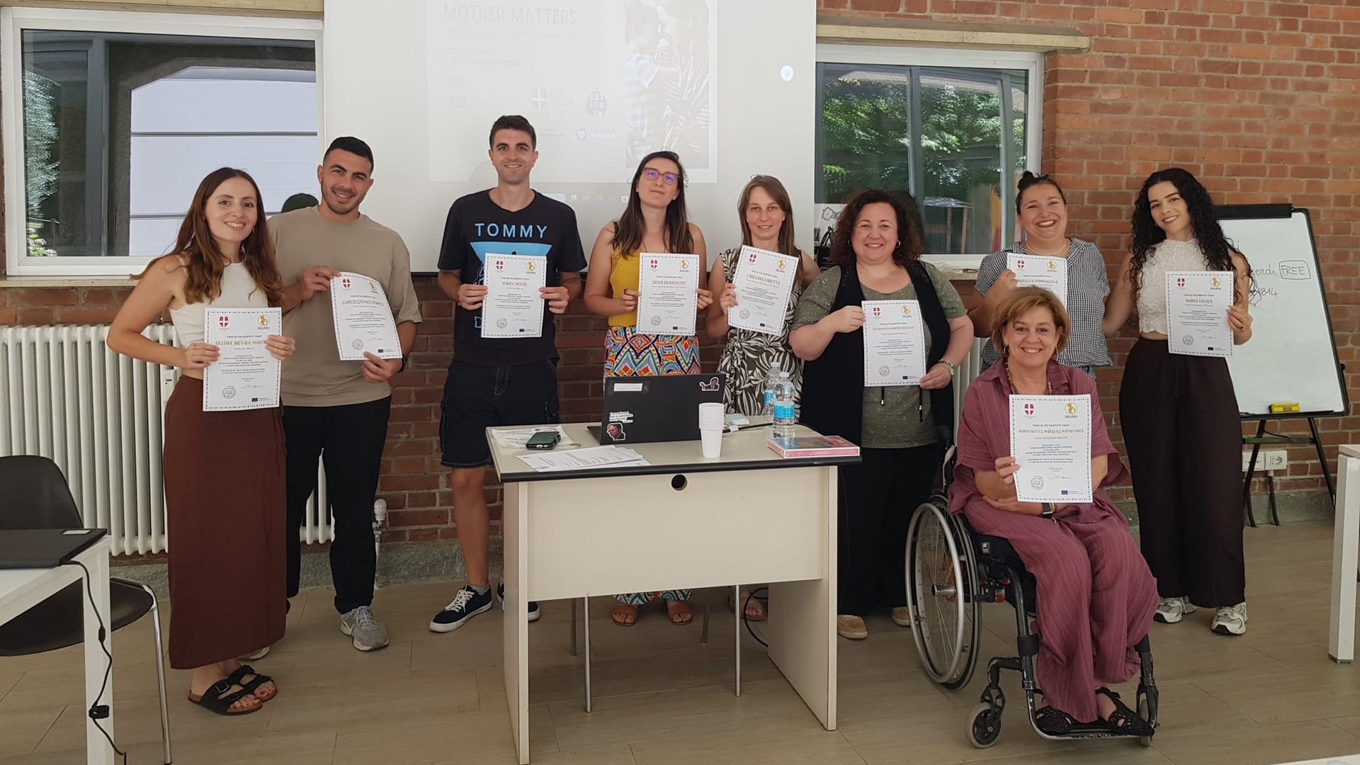 Fotografía participantes Tercer Encuentro Transnacional del proyecto europeo Mother Matters (MoMs)